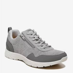 Women’s Jetta shoe by Vionic